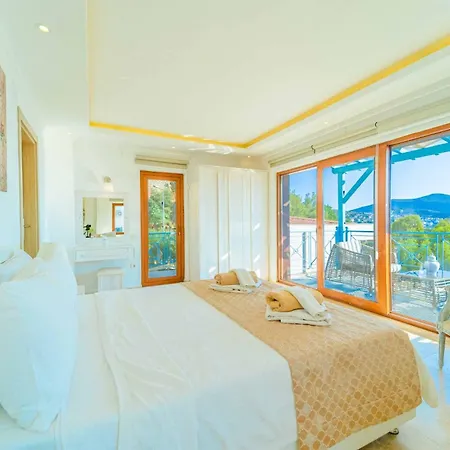 Olivia * Kalkan
